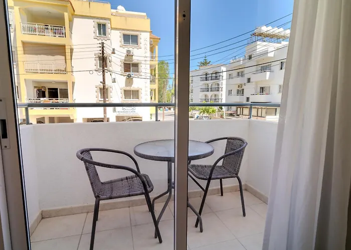 Helios Mackenzie One Bedroom Flat Apartament Larnaca