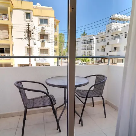 Helios Mackenzie One Bedroom Flat Apartman Lárnaka